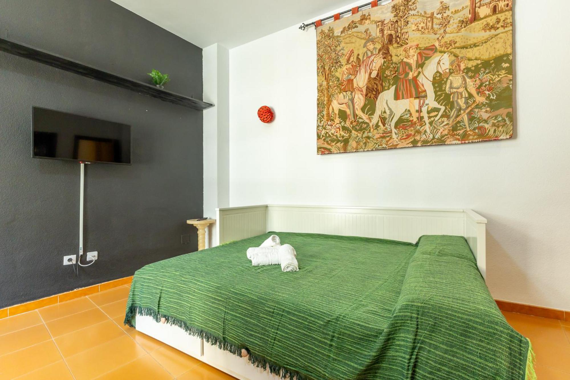 Conde Center Premium Suites, Free Parking Севиля Екстериор снимка